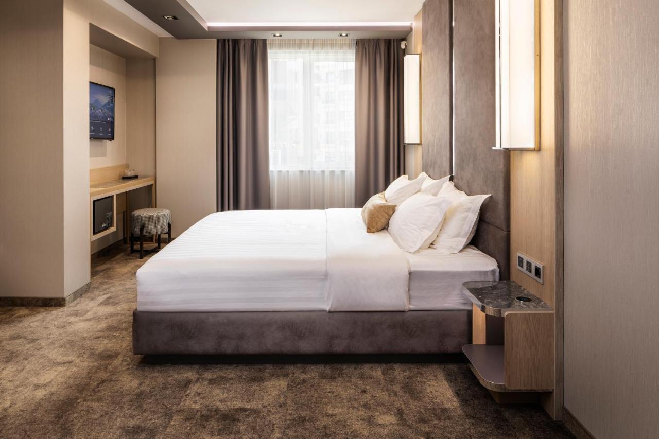 Este Park Hotel: Urban Chic Luxury with Parking Near Shopping Mall Plovdiv Exterior photo