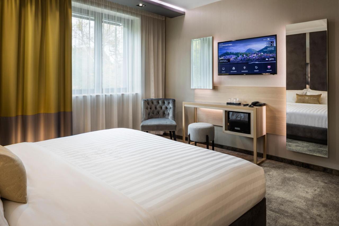 Este Park Hotel: Urban Chic Luxury with Parking Near Shopping Mall Plovdiv Exterior photo