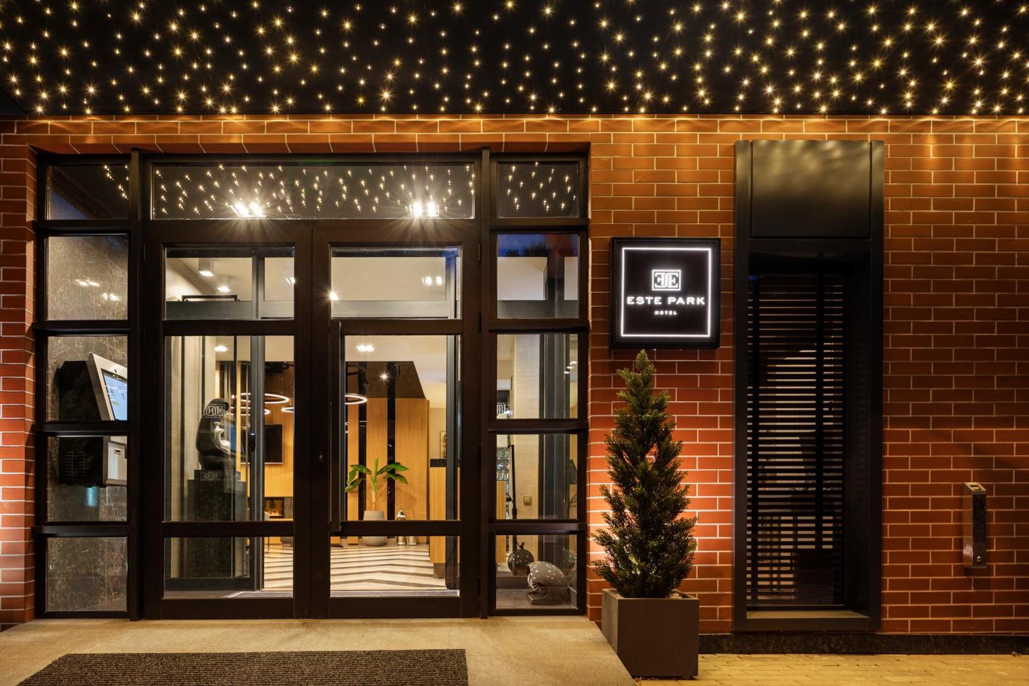 Este Park Hotel: Urban Chic Luxury with Parking Near Shopping Mall Plovdiv Exterior photo
